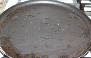 Amount of oil used on non stick pan is minimal